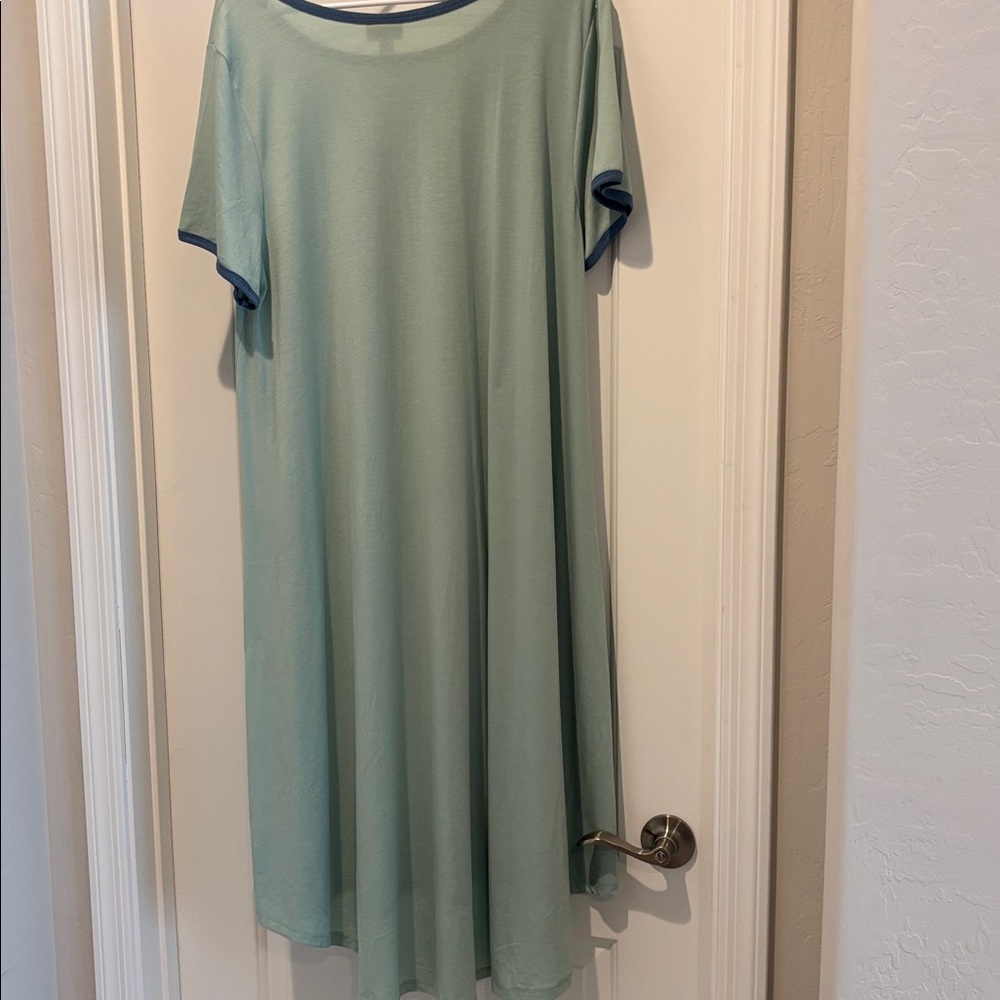 LuLaRoe Mint Green Top with Blue Trim 2x - Picture 4 of 4